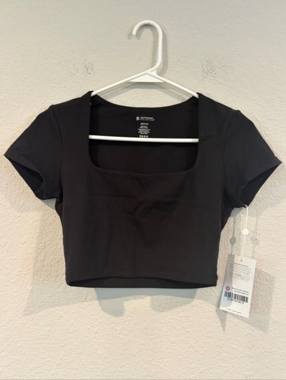 NEW Buff Bunny Po Butter Short Sleeve Scoop Nexk Crop Top Onyx Black Size Medium